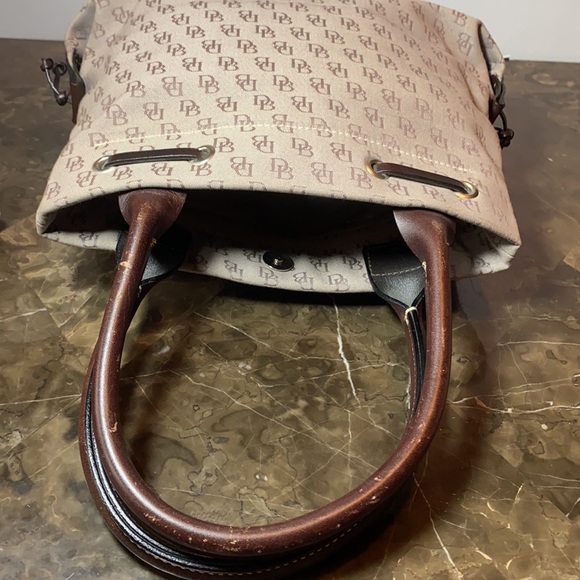 *SOLD*dooney and bourke med size bag-Near Perfect! - Picture 11 of 11